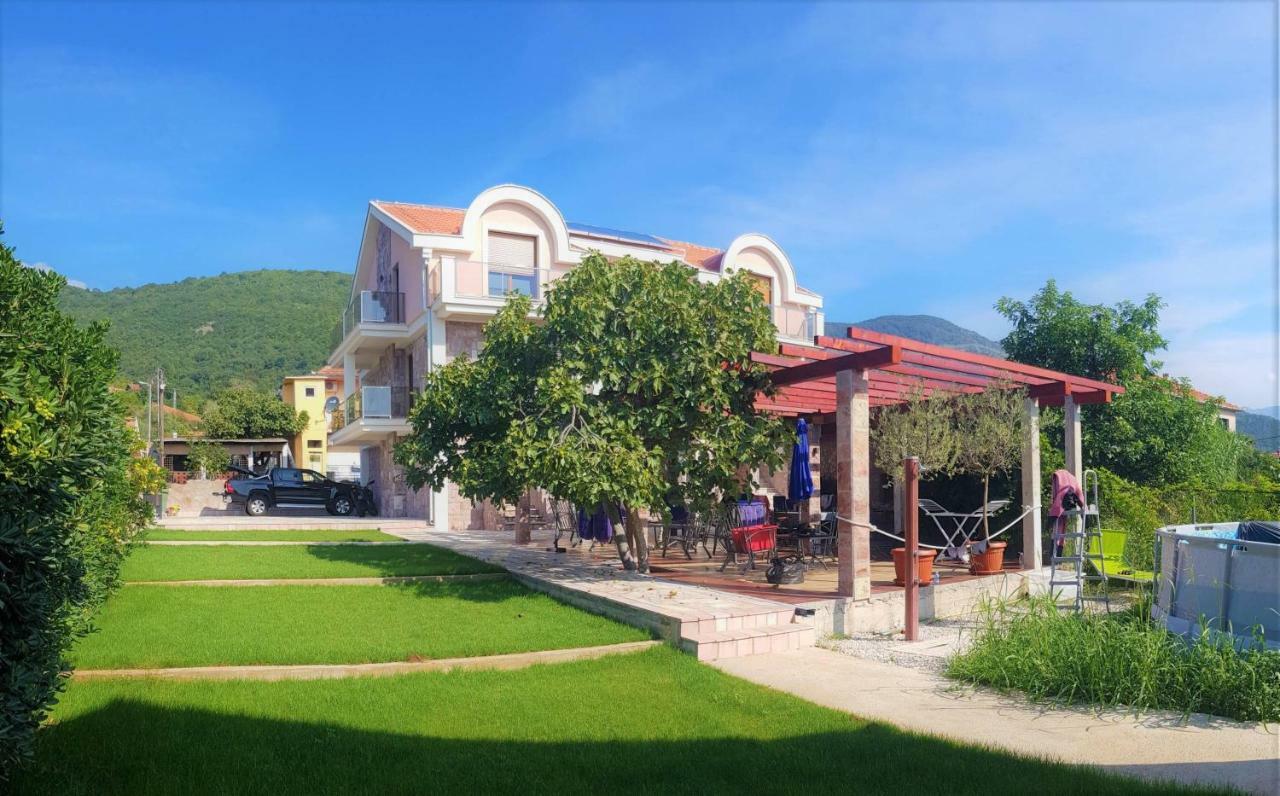 Vila La Vita Del Mare Bijela Buitenkant foto