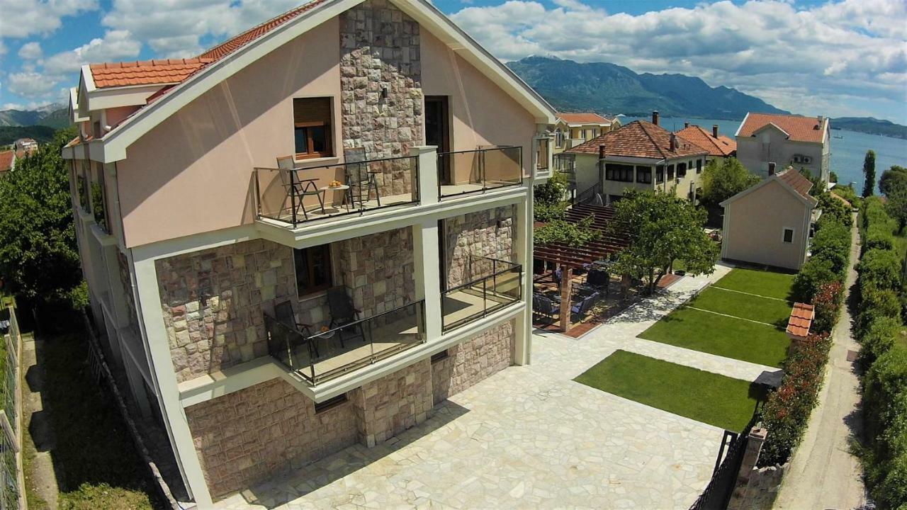 Vila La Vita Del Mare Bijela Buitenkant foto